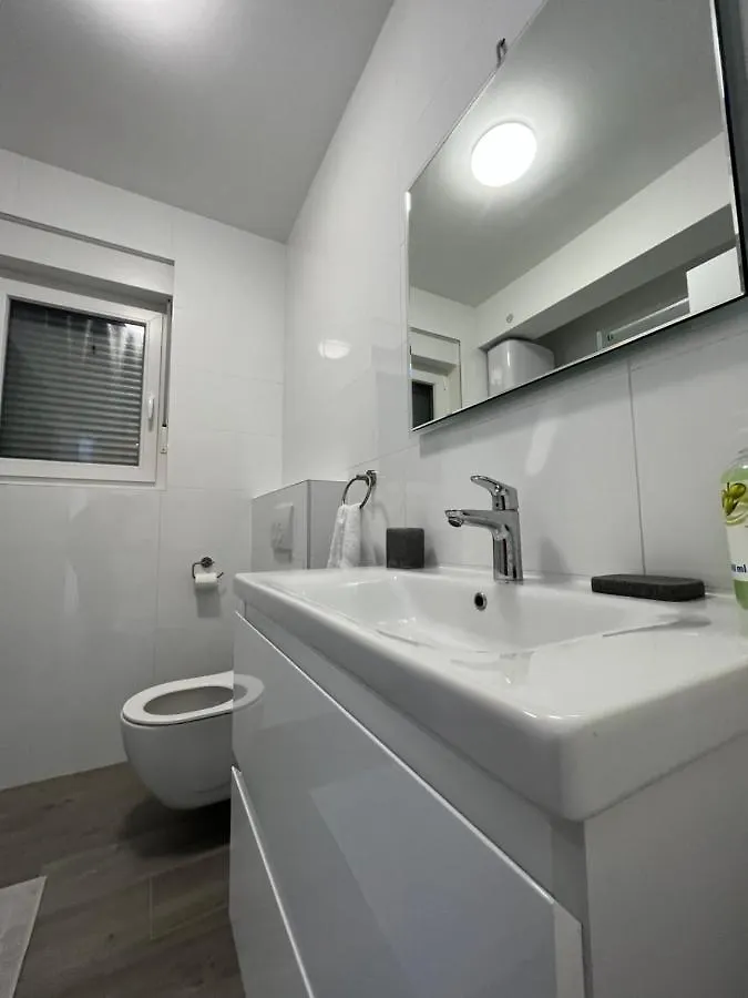 Lägenhet Apartman - Kera Nin