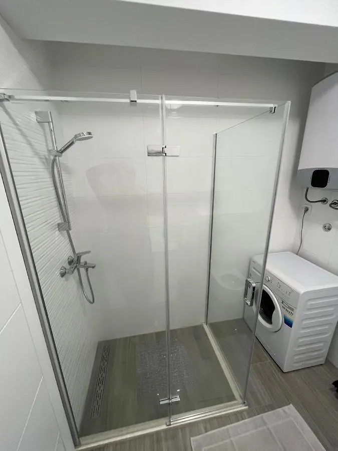 Apartman - Kera Nin 0*,